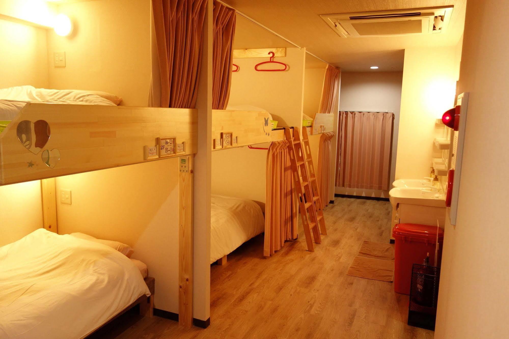 Ken'S House Hotel Osaka Esterno foto